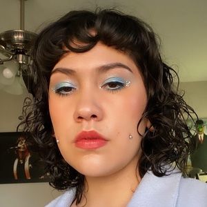 Meet your Posher, Edith